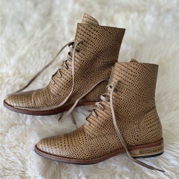 Freda Salvador Ralf Combat Boot - Wheat Embossed Croc - Size 6 - Picture 5 of 5